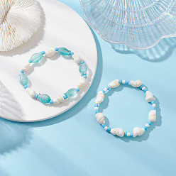 Светло-Голубой 2шт. 2 стили набор тянущихся браслетов из натуральных ракушек, стекла и стеклянных бусин, рыба в форме ракушки, Небесно-голубой, внутренний диаметр: 2~2-1/8 дюйм (5~5.5 см), 1 шт / стиль