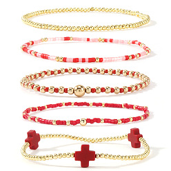 Красный 5шт. 5 стили браслетов из латуни и смоляных бусин на эластичной основе, составные браслеты для женщин, крест, круг и столбик, золотые, красные, 6.50 дюйм (16.5 см)