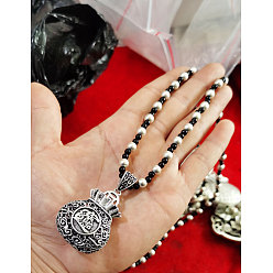 Bag Этнический стиль сплав подвеска пластик имитация жемчуга бусины ожерелья, античное серебро, черно-белые, лотерейный мешок, 29.92 дюйм (76 см)