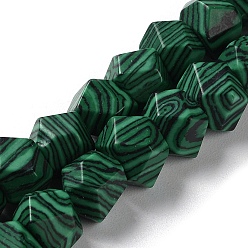 Malachite Brins de perles rondes taillées en étoile teintées en malachite synthétique, facette, 7~12x7~10x7~12mm, Trou: 1.2mm, Environ 25~26 pcs/chapelet, 8.39''~8.62'' (21.3~21.9 cm)