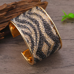 Зебра Цветные железные браслеты-манжеты с узором из страз для женщин, золотой свет, зебра принт, внутренний диаметр: 2-1/2 дюйм (6.2 см), 48 мм