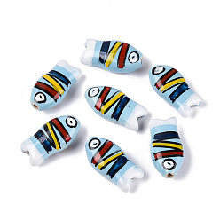 Azul Cielo Cuentas de porcelana hechas a mano, pintado a mano, famille porcelana rosa, pez con rayas, luz azul cielo, 22~23x11~12x7~8 mm, agujero: 0.8~1.4 mm