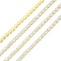 Белый Опал Цепочки из стразов, латунь , Цепочки со стразами в форме чашки , имитировать флуоресцентный стиль, сырой (без покрытия), белый опал, 2x2 мм, около 23.62 футов (7.2 м) / прядь