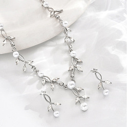 Платина Ожерелья с подвесками и серьги-гвоздики из листовой латуни, хрустальных страз и пластикового жемчуга, платина, 470 мм