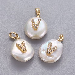 Letter V Подвески из натурального пресноводного жемчуга, с латунными микро проложить кубических выводы циркония, самородки с буквой, долговечный, золотые, прозрачные, letter.v, 17~27x12~16x6~12 мм, отверстие : 4x2.5 мм