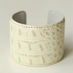 Лимонный шифон Минималистичные кожаные браслеты-манжеты с тиснением под крокодила для женщин, лимонный шифон, внутренний диаметр: 2.56 дюйм (6.5 см)