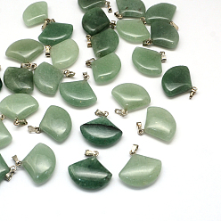 Зеленый Авантюрин Вентилятор натуральный зеленый авантюрин подвески, с латунной фурнитурой платинового цвета, 20~21x21~22x5~6 мм, отверстие : 2x7 мм