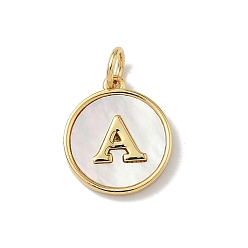 Letter A Латунный паве натуральный ракушка плоский круглый с буквенными подвесками, реальный 18 k позолоченный, долговечный, без свинца и без кадмия, стойки покрытие, цвет морской раковины, буква a, 15x13x2 мм, отверстие : 3 мм