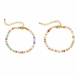 Color mezclado 2 Conjuntos de pulseras para mujer con cuentas redondas de latón y conchas naturales teñidas en colores., pulseras apilables con cristal, dorado, color mezclado, 6.50 pulgada (16.5 cm) ~ 6.69 pulgada (17 cm), 2 PC / sistema