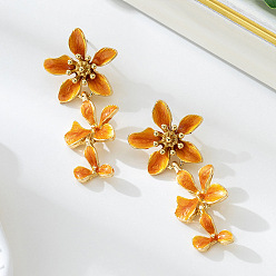 Оранжевый Серьги-гвоздики из цветочного сплава и страз, с эмалью, золотые, оранжевые, 50x22 мм