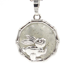 Лабрадорита Природные подвески лабрадорита, плоская круглая форма из латуни платинового цвета с подвесками в виде кролика, 25x10 мм