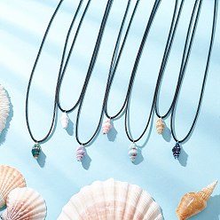 (52) Непрозрачная лаванда Подвеска в форме фарфоровой ракушки ручной работы, ожерелья из черного вощеного хлопкового шнура, платина, разноцветные, 18.27 дюйм (46.4 см)