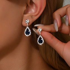 Черный Серьги-гвоздики в форме капли с микропаве из кубических цирконий из латуни, платина, чёрные, 28x11 мм