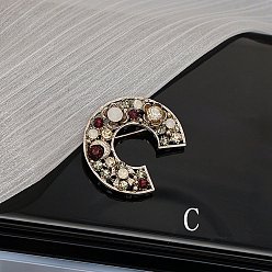 Letter C Женская брошь в стиле барокко, Сплавочные брошки, с пластиковой имитационной жемчужиной, буква С, 40x35 мм