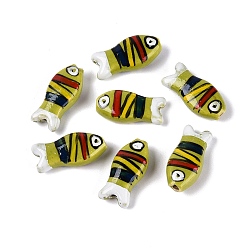 Amarillo de Verde Cuentas de porcelana hechas a mano, pintado a mano, famille porcelana rosa, pez con rayas, verde amarillo, 22~23x11~12x7~8 mm, agujero: 0.8~1.4 mm