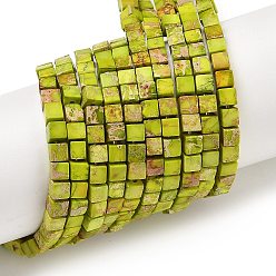 Vert Jaune Brins de perles de jaspe impérial synthétiques teints, cube, vert jaune, 4~4.5x4~4.5x4~4.5mm, Trou: 1mm, Environ 95 pcs/chapelet, 16.06~16.14'' (40.8~41 cm)