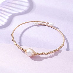 Золотой Браслеты-манжеты с жемчугом и медной проволокой для женщин, круглые, золотые, внутренний диаметр: 2.13 x2.60 дюйм (5.4x6.6 см)