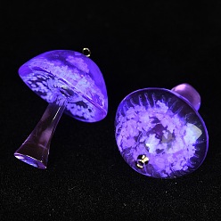 Темно-Фиолетовый Светящиеся подвески-грибы из эпоксидной смолы, светится в темноте, с латунной найти, темно-фиолетовый, 34x24 мм, отверстие : 1.4 мм