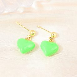 Лайм Серьги-гвоздики в форме сердца из латуни с эмалью ко Дню святого Валентина, без свинца и без кадмия, долговечный, стойки покрытие, реальный 18 k позолоченный, желто-зеленые, 20.5x12 мм