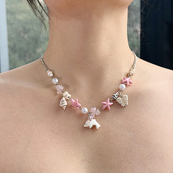 Dolphin Женские бусины с подвеской из синтетической бирюзы, натуральными ракушками каури, смолой и искусственным жемчугом, платина, дельфин, 15.75 дюйм (40 см)