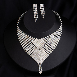 Rhombus Комплекты из цепочки из сплава с кристаллами и стразами, а также серьги-гвоздики., платина, ромб, 560 мм, Кулон : 110 мм