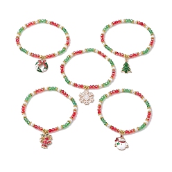 (52) Непрозрачная лаванда 5 шт. 5 стили наборы браслетов из гальванического стекла и эластичных бисера, Женские штабелируемые браслеты с подвесками из сплава «Рождественская елка и снежинка» и эмалью, разноцветные, внутренний диаметр: 2-1/2 дюйм (6.2 см), 1 шт / стиль
