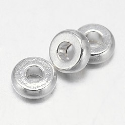 Silbern Silberfarbig Flache runde Messingabstandskügelchen, Silberfarbe überzogen, 7x2 mm, Bohrung: 2 mm