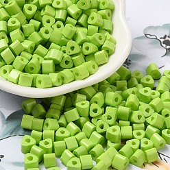 Зелено-Желтый Запекание расписной стеклянной бусины, Цейлон, треугольное отверстие, душат, зеленый желтый, 5x5x4 мм, отверстие : 1.3 мм, 3150 шт / фунт