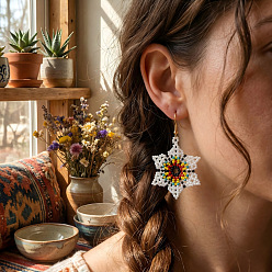 Золотой Богемные серьги-подвески ручной работы из стеклянного бисера., цветок, золотые, 65x39 мм