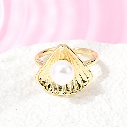 Настоящее золото 18K Латунные манжеты с открытыми кольцами, формы раковины, с абс пластмассовой имитационной жемчужиной, без кадмия и без свинца, долговечный, стойки покрытие, реальный 18 k позолоченный, внутренний диаметр: 17.2 мм