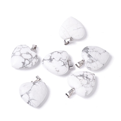 Говлит Природные подвески Говлит, с латунной фурнитурой платинового цвета, сердце, 27~28x24.5~26x6~8.5 мм, отверстие : 2.4x5.6 мм