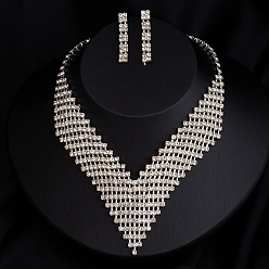 Rectangle Комплекты из цепочки из сплава с кристаллами и стразами, а также серьги-гвоздики., платина, прямоугольные, 560 мм, Кулон : 45 мм