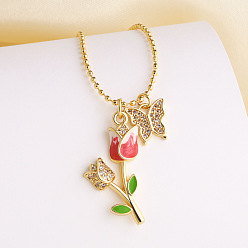 Малиновый Подвеска-колье из латуни с микропаве из прозрачных кубических цирконий и эмалью в виде бабочки и розы для женщин., золотые, малиновый, 16.93 дюйм (43 см)