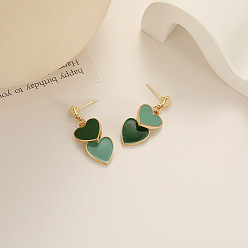 Темно-Зеленый Серьги-гвоздики с эмалевым сплавом в форме сердца, золотые, темно-зеленый, 31x11 мм