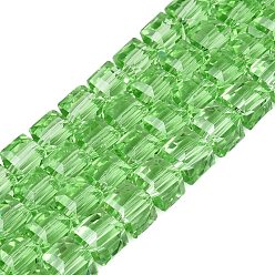Verde Pálido Cuentas de vidrio transparentes, cubo, facetados, verde pálido, 7x7x6.5~7 mm, agujero: 1.2~1.6 mm, sobre 96~101 unidades / cadena, 25.39~28.54 pulgada (64.5~72.5 cm)