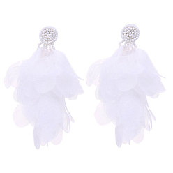 Белый Овальные серьги-гвоздики с кисточками из ткани, со стеклянным бисером, белые, 105x55 мм