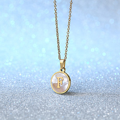 Letter F Плоские круглые ожерелья с инициалами из нержавеющей стали с натуральными белыми ракушками для женщин, золотые, цвет морской раковины, Буква F, 18.11 дюйм (46 см)