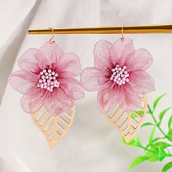 Фламинго Серьги-подвески из сплава ткани с цветами и листьями, золотые, фламинго, 76x50 мм