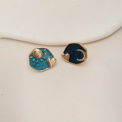 Золотой Плоские круглые серьги-гвоздики из сплава с эмалевым узором и узором из луны и звезд, слева и справа, золотые, 15x17 мм