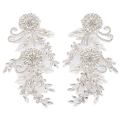 White 1Pair Flower Beading Cloth Embroidery Ornaments Accessories, Lace Sequins Clothing Sew on Patches, Suitable for Wedding Dress, Performance Clothes, White, 185x115x5mm