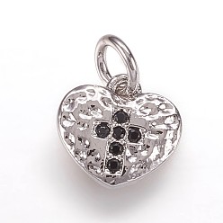 Платина Забитые латунные микропрофили кубические циркониевые подвески, подвески с крестиками в форме сердца, сердце с крестными прелестями, чёрные, платина, 9x10x1.5 мм, отверстие : 3 мм