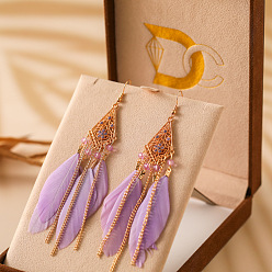 Лиловый Серьги-люстры из сплава ромбов со стразами, с пером, золотые, сирень, 120 мм