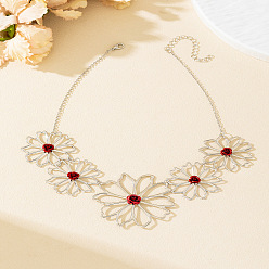 Платина 5 Женские нагрудные ожерелья из цветочного сплава с темно-красной эмалью, платина, 15.75 дюйм (40 см)