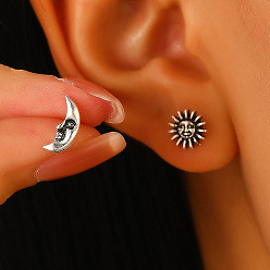 Античное Серебро Серьги-гвоздики из сплава «луна и солнце», слева и справа, античное серебро, 11x5 мм и 7 мм