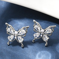 Платина Серьги-гвоздики из латуни с микропаве и цирконием в форме бабочки, долговечный, без кадмия и без свинца, стойки покрытие, платина, 17x18 мм