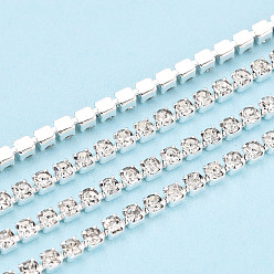 Кристалл Цепочки из стразов, латунь , горный хрусталь чашка цепи, с катушкой, серебряный цвет гальваническим, кристалл, 2 мм, около 32.81 футов (10 м) / рулон