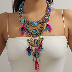 Светло-Голубой Круглые эффектные нагрудные ожерелья в стиле бохо из сплава изумрудных стразов и окрашенных перьев и полиэстеровой ткани для женщин, античная бронза, Небесно-голубой, 18.70 дюйм (47.5 см)