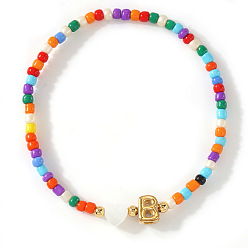 Letter B Красочные круглые браслеты из стеклянного бисера, эластичные, 304 Браслеты из нержавеющей стали с подвесками в виде ракушек для женщин, письмо и сердце, золотые, В письме, 6.89 дюйм (17.5 см)