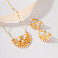 Золотой Комплекты из латунных подвесок в форме луны и серег-гвоздиков с микропаве из прозрачных кубических цирконий для женщин, золотые, ожерелья: 16.34 дюйм (41.5 см)