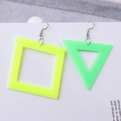 Лайм Непрозрачные акриловые болтаться серьги, квадрат и треугольник, золотые, слева и справа, желто-зеленые, 71x50 мм и 55x65 мм